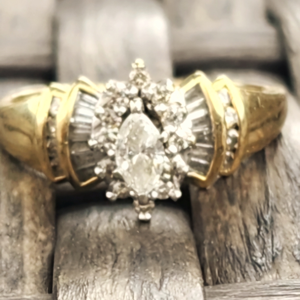 14-karat gold ring with diamonds